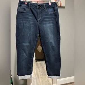 Maurices Blue Jean with Faded Indigo Wash Crop Capri for Summer Size M 🩵 👖